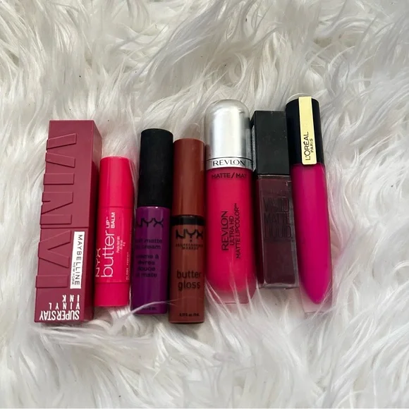 Bundle of lipstick and lip gloss set - Picture 1 of 8